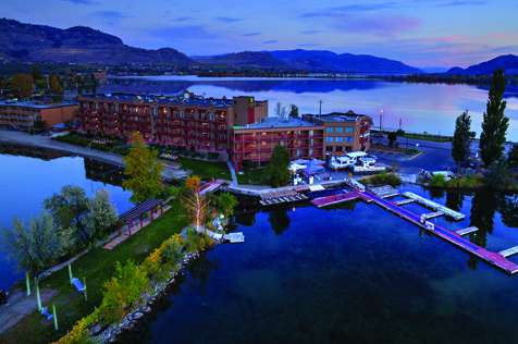 Holiday Inn & Suites - Osoyoos